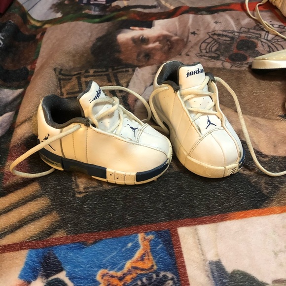 Size 4c - Picture 2 of 2